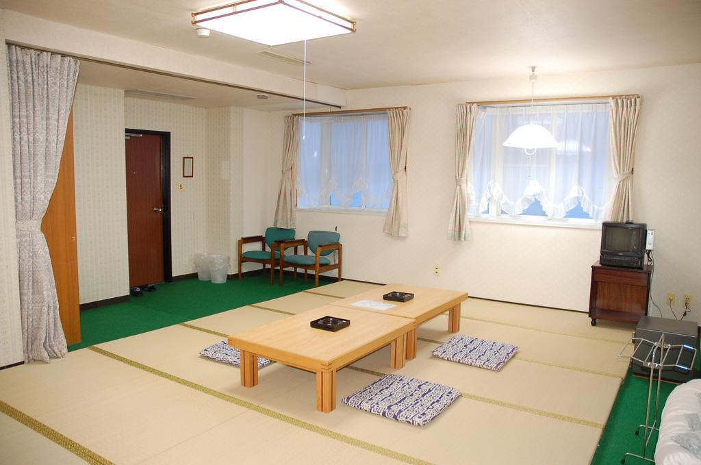 Hotel New Bernina Nagano Quarto foto